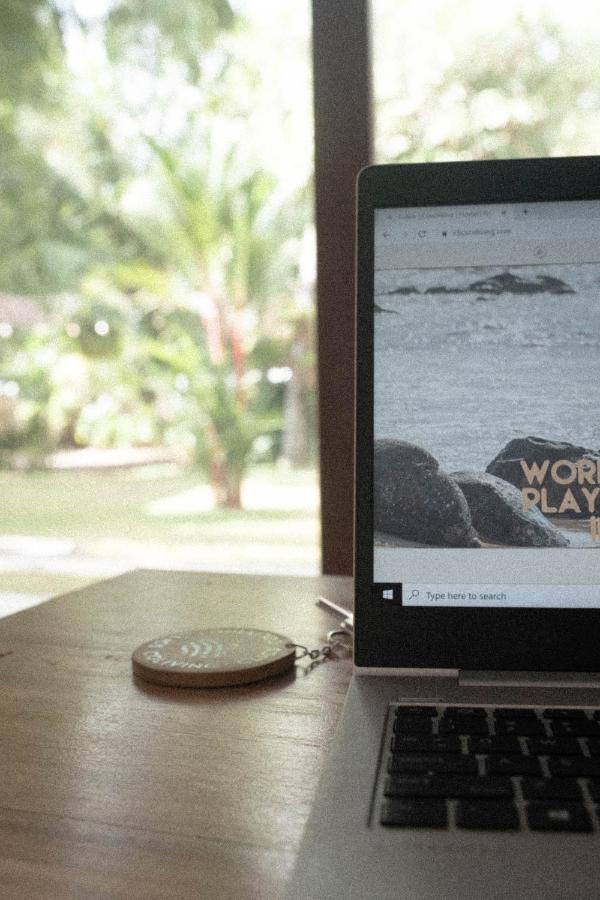 Clics Coliving & Coworking Hotell Dikwella Eksteriør bilde
